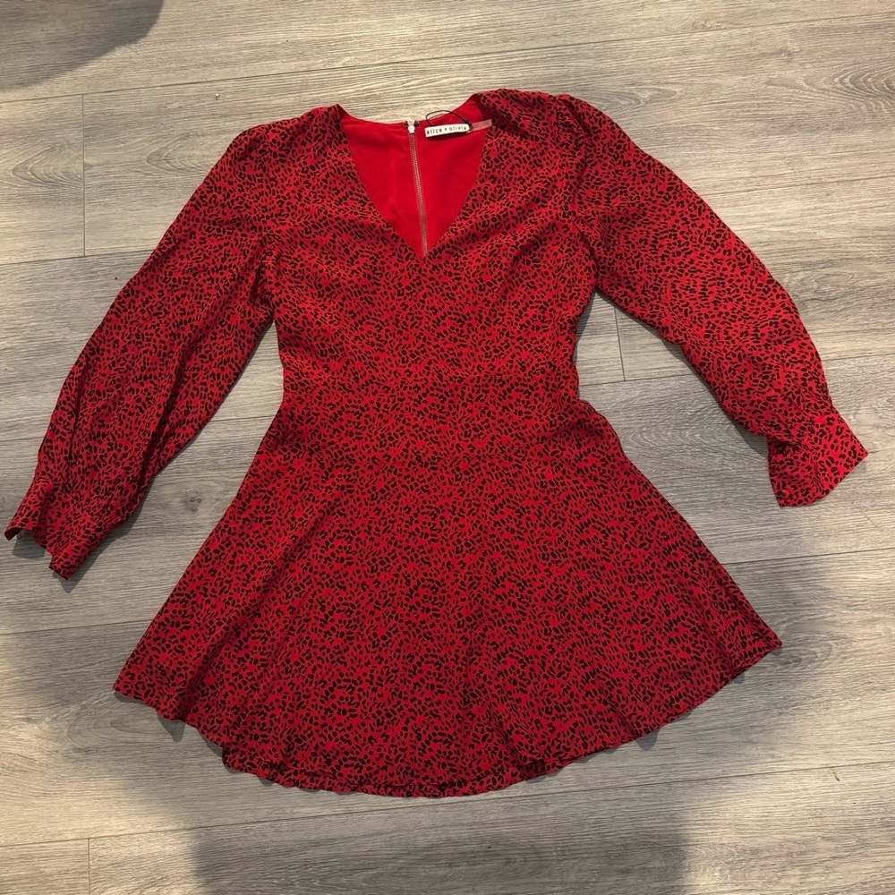 Alice + Olivia Red Animal Print Long Sleeve Dress size 6 - Picture 2 of 8